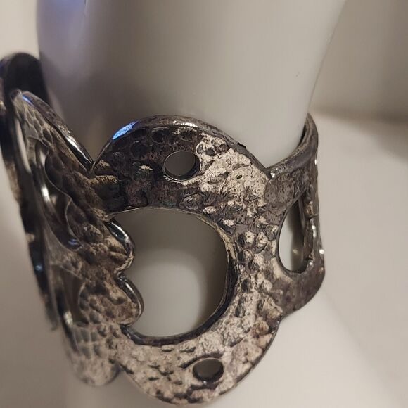 Zentall Hammered Metal Bangle Cuff Hinge Bracelet - Picture 3 of 7